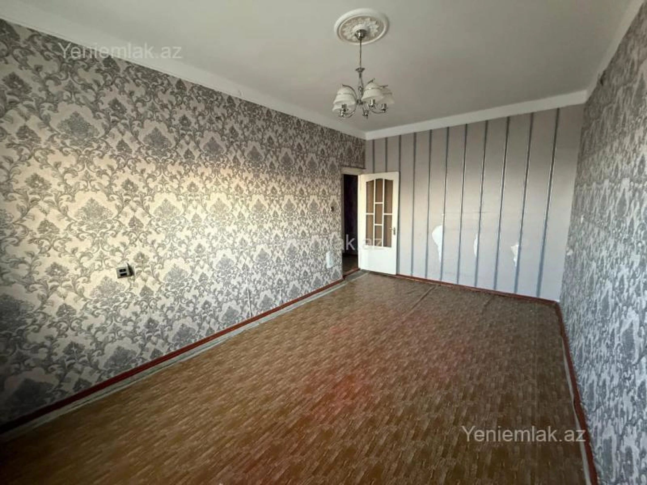 Satılır 2 otaqlı köhnə tikili 65 m²