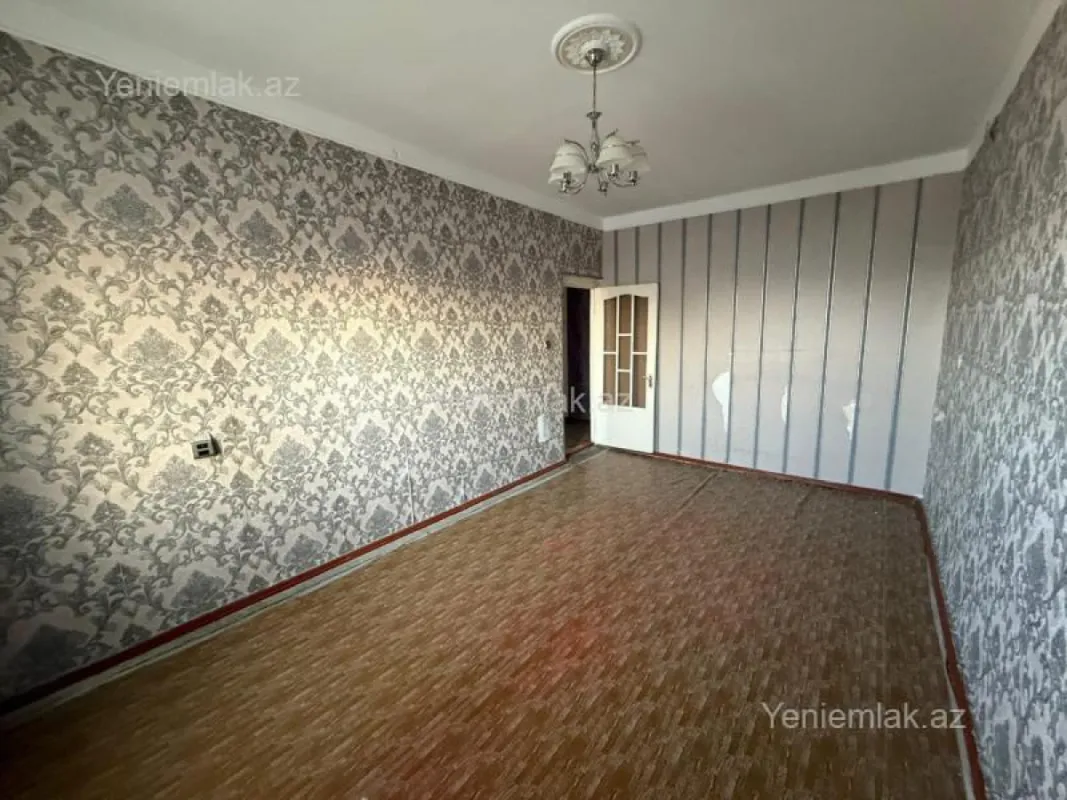 Satılır 2 otaqlı köhnə tikili 65 m²
