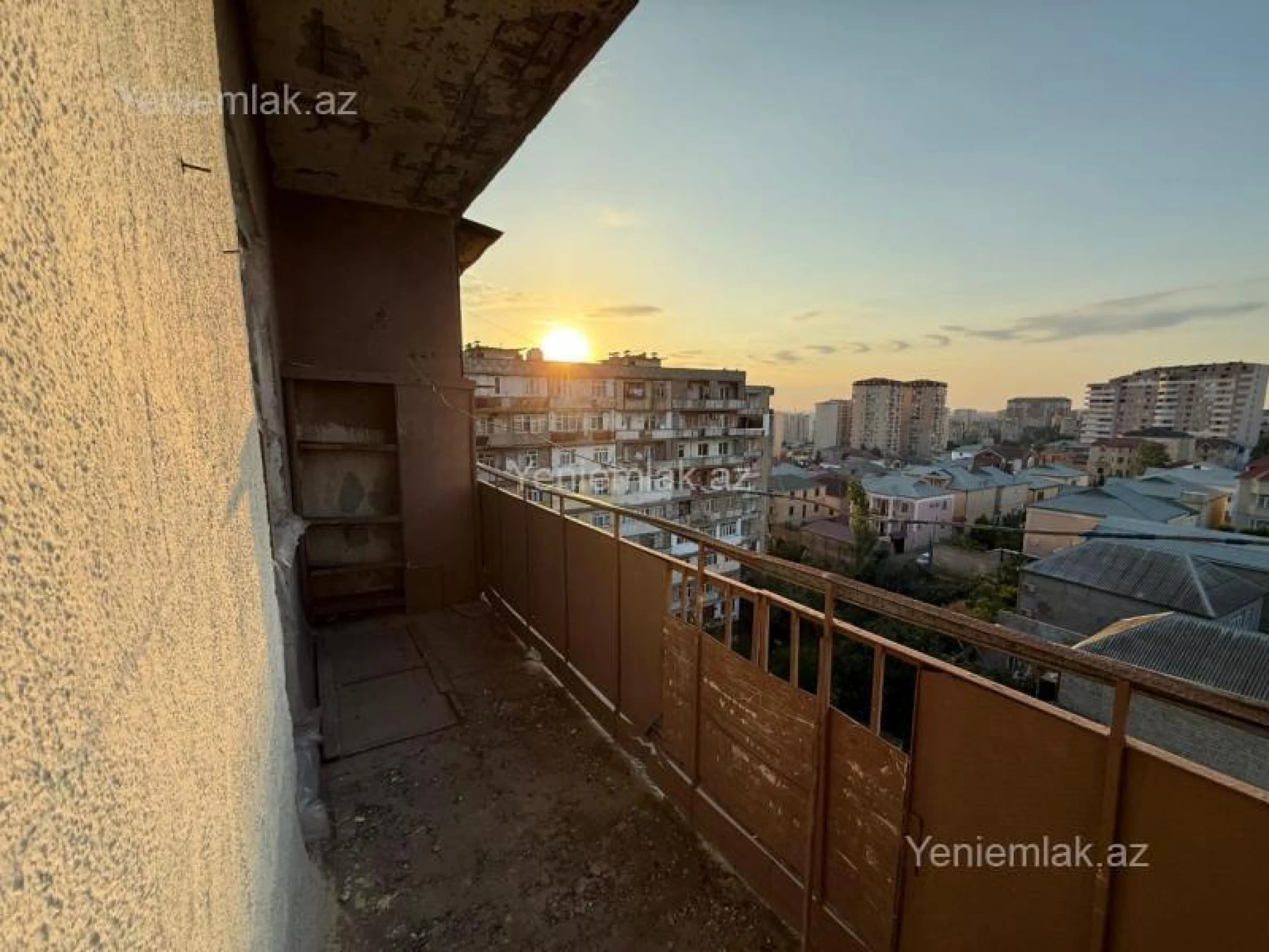 Satılır 2 otaqlı köhnə tikili 65 m²