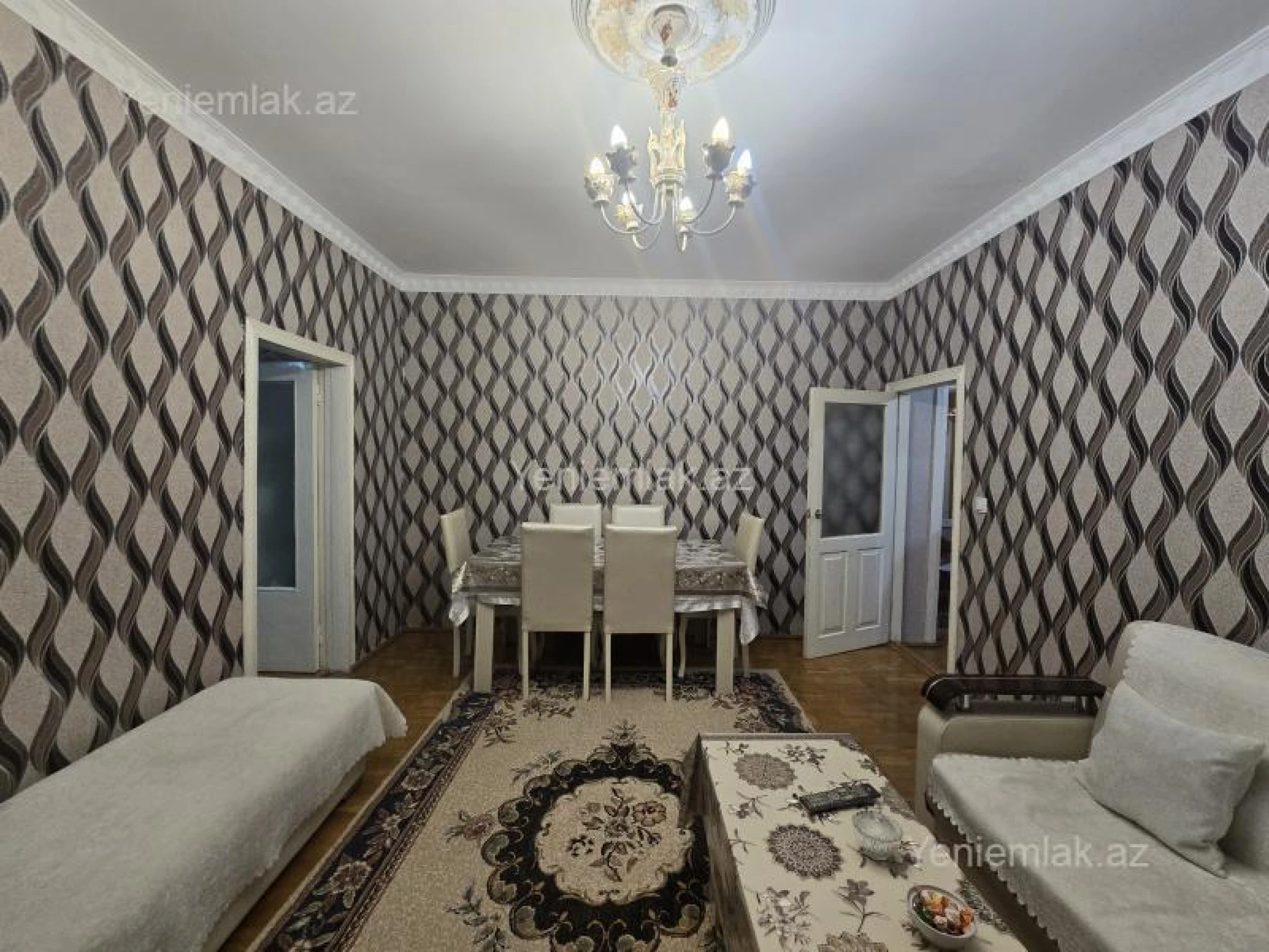 Satılır 4 otaqlı köhnə tikili 88 m²