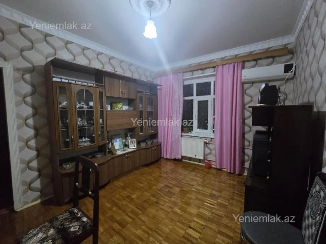 Satılır 4 otaqlı köhnə tikili 88 m²