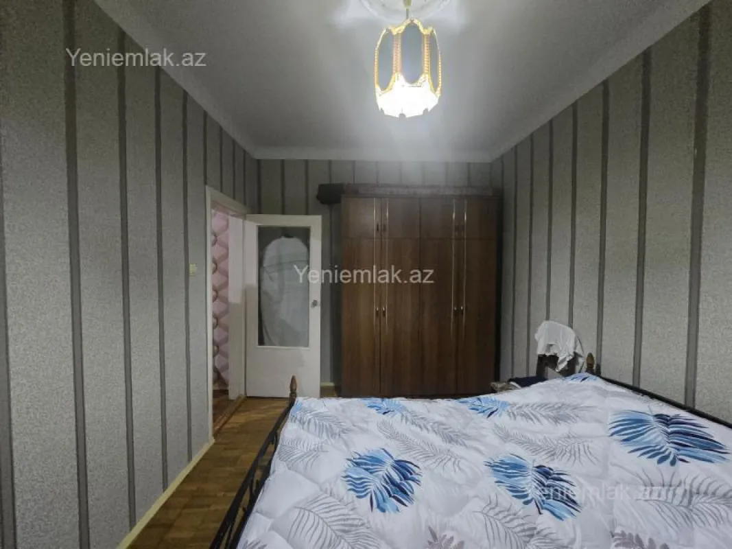 Satılır 4 otaqlı köhnə tikili 88 m²