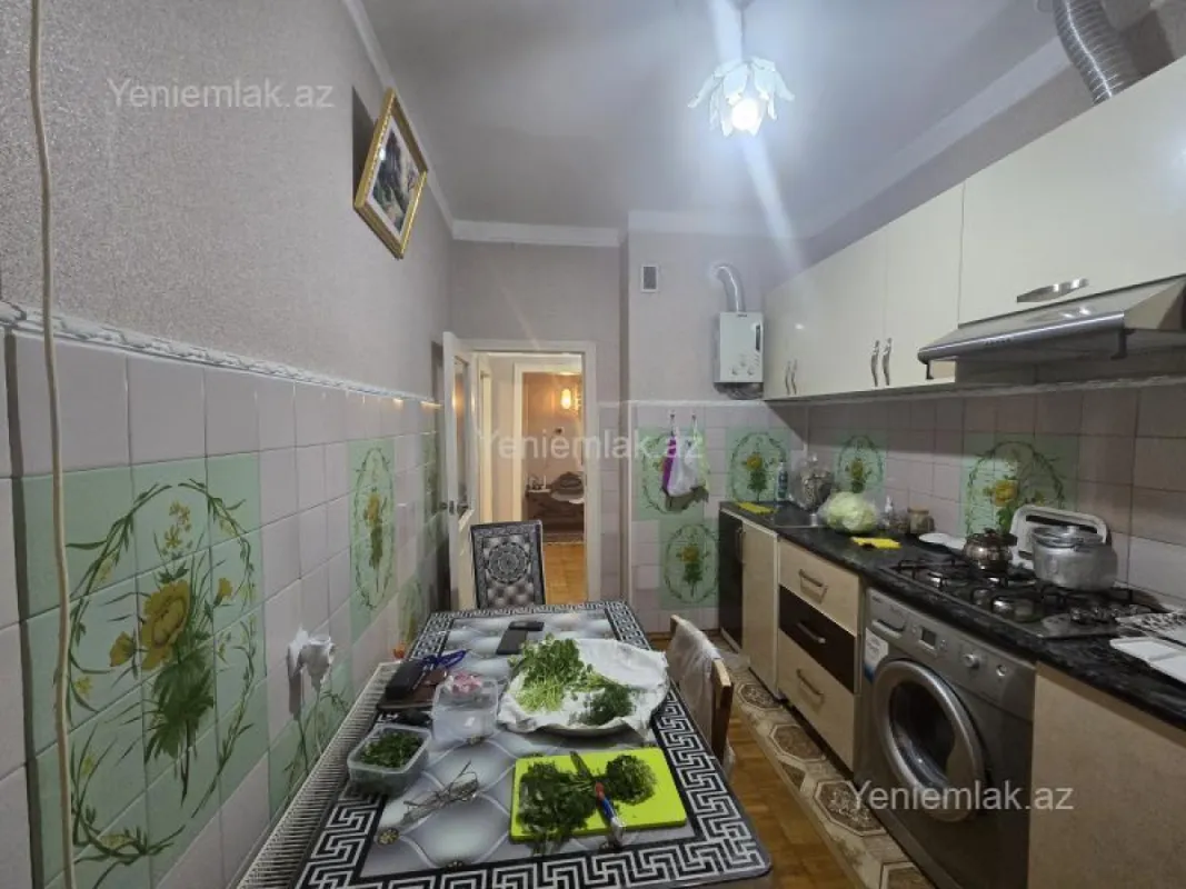 Satılır 4 otaqlı köhnə tikili 88 m²