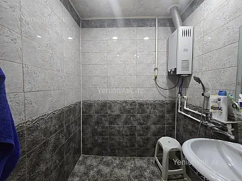 Satılır 4 otaqlı köhnə tikili 88 m²