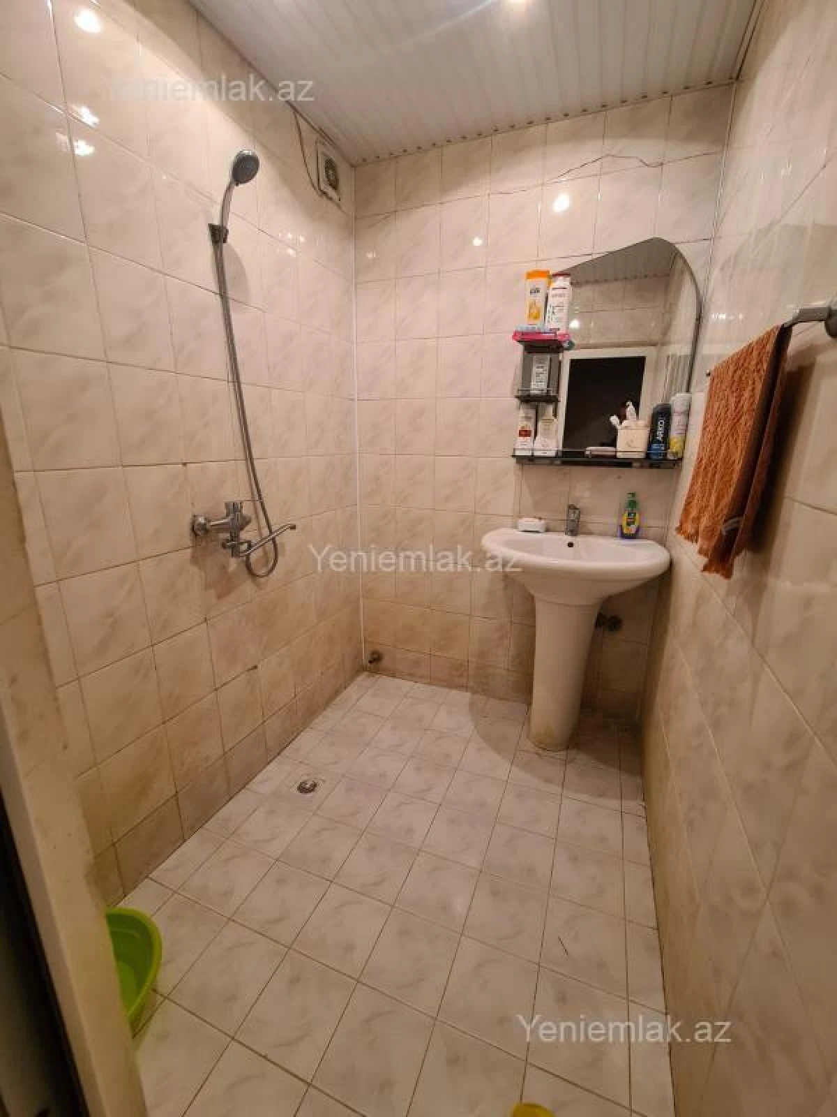 Satılır 5 otaqlı köhnə tikili 140 m²