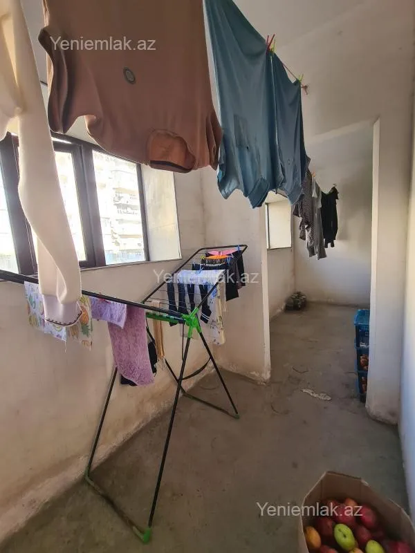 Satılır 5 otaqlı köhnə tikili 140 m²