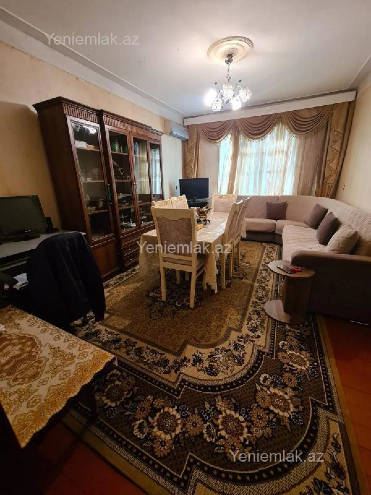 Satılır 5 otaqlı köhnə tikili 140 m²