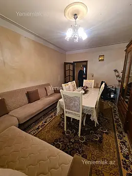 Satılır 5 otaqlı köhnə tikili 140 m²