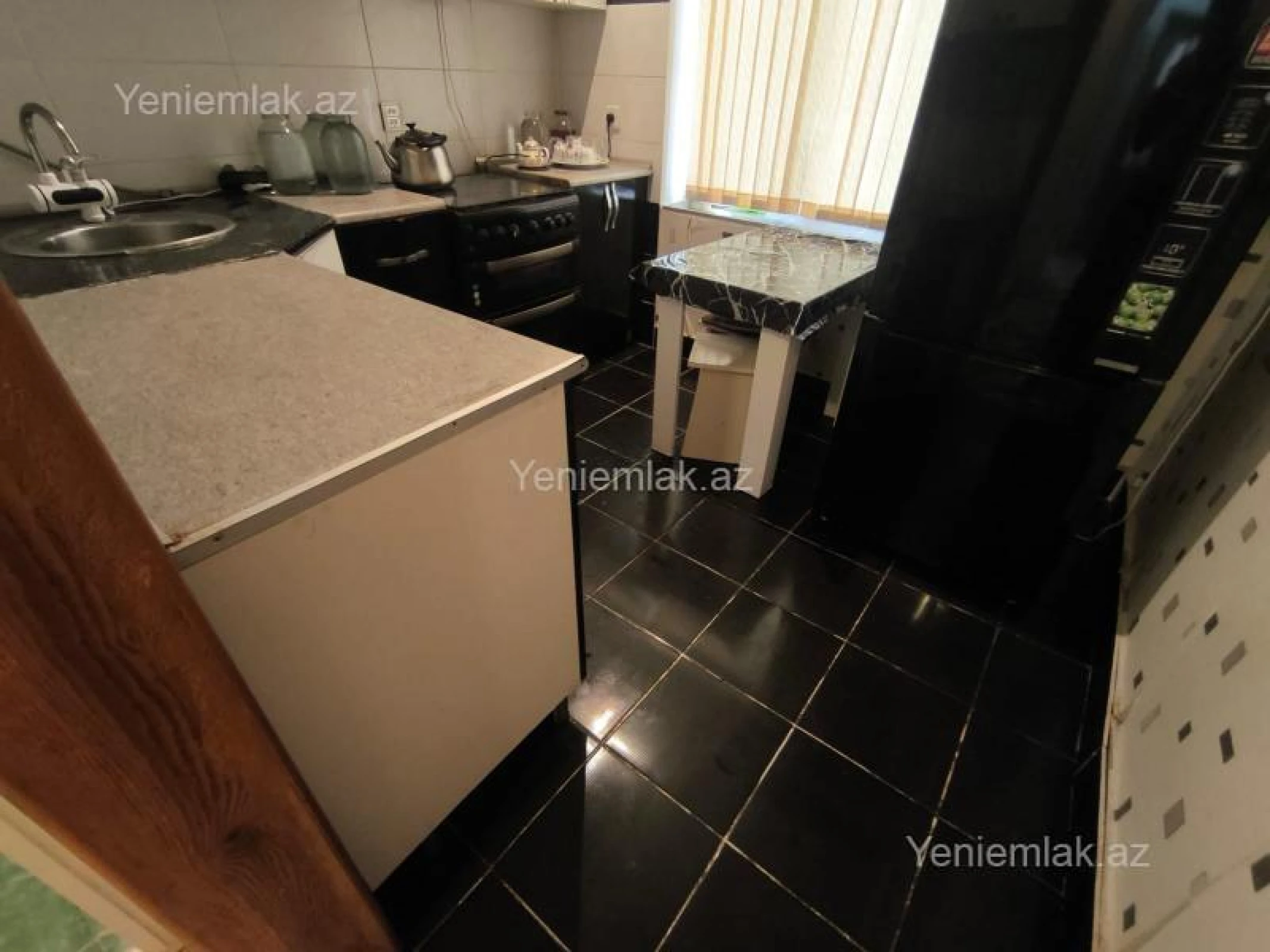 Satılır 3 otaqlı köhnə tikili 80 m²