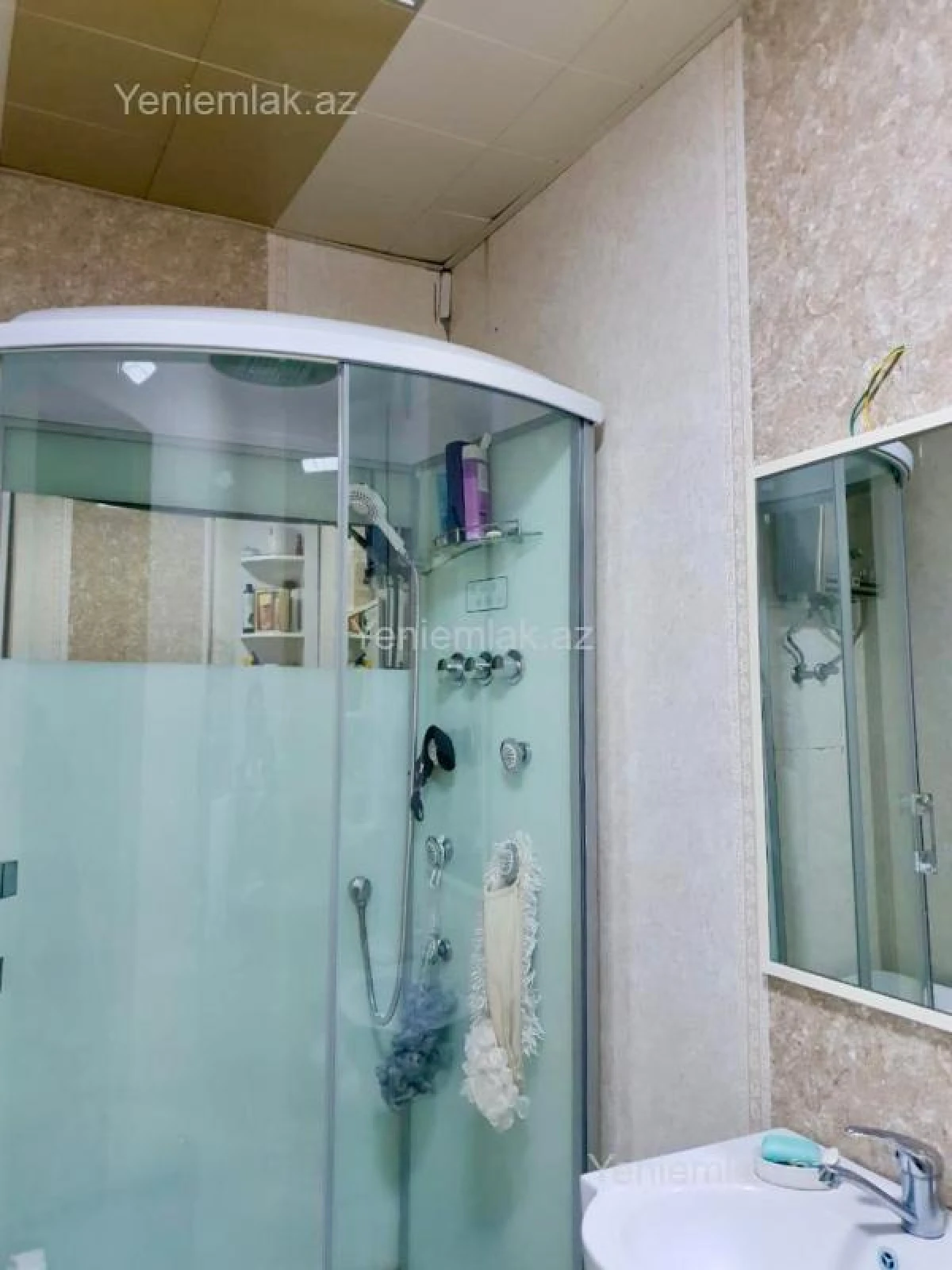 Satılır 3 otaqlı köhnə tikili 115 m²