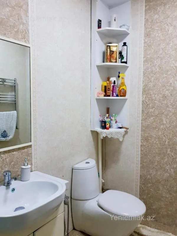 Satılır 3 otaqlı köhnə tikili 115 m²