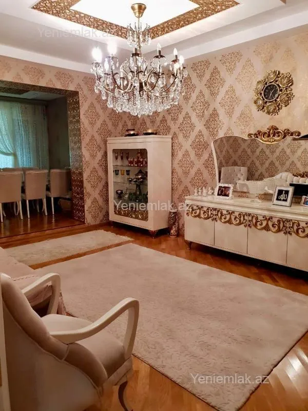 Satılır 3 otaqlı köhnə tikili 115 m²
