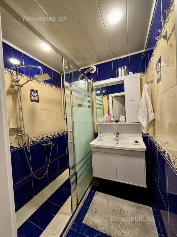 Satılır 2 otaqlı köhnə tikili 70 m²