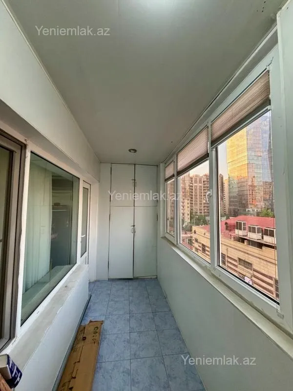 Satılır 2 otaqlı köhnə tikili 70 m²