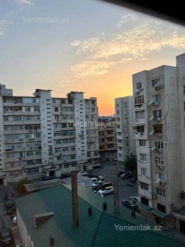 Satılır 2 otaqlı köhnə tikili 70 m²