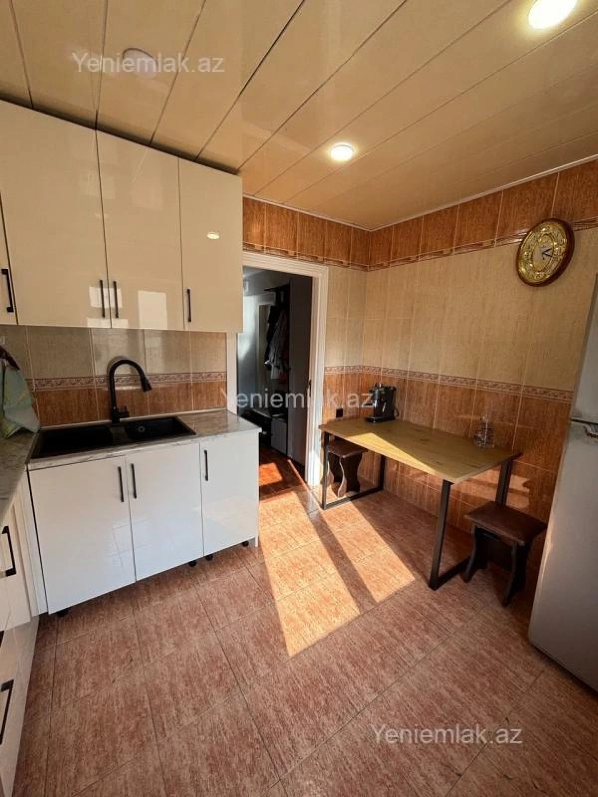 Satılır 2 otaqlı köhnə tikili 70 m²