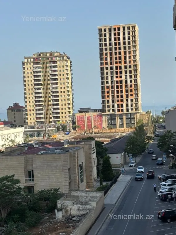 Satılır 2 otaqlı köhnə tikili 70 m²