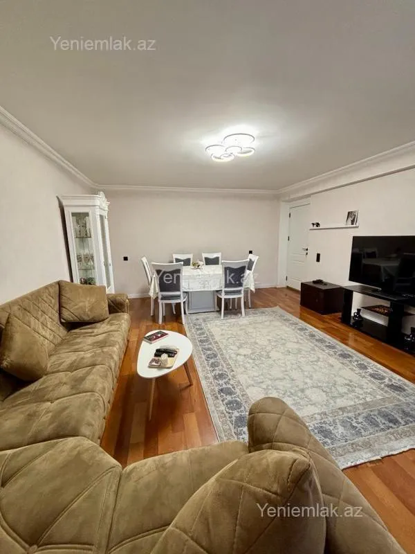 Satılır 2 otaqlı köhnə tikili 70 m²