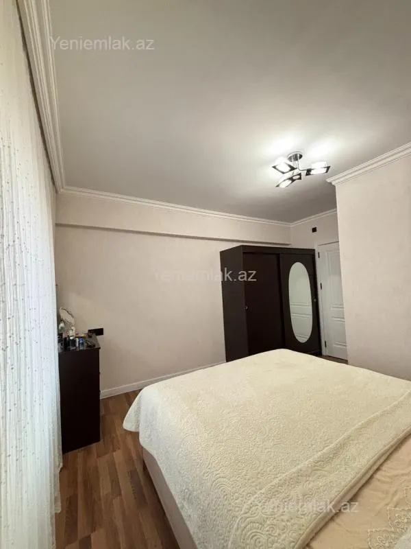 Satılır 2 otaqlı köhnə tikili 70 m²
