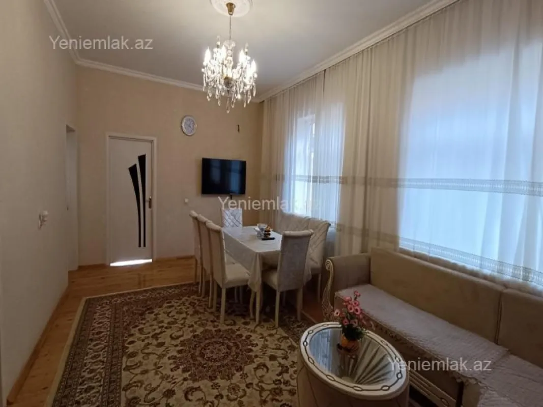 Satılır 4 otaqlı həyət evi 100 m²
