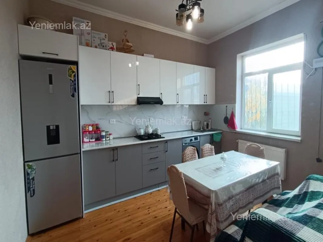 Satılır 4 otaqlı həyət evi 100 m²