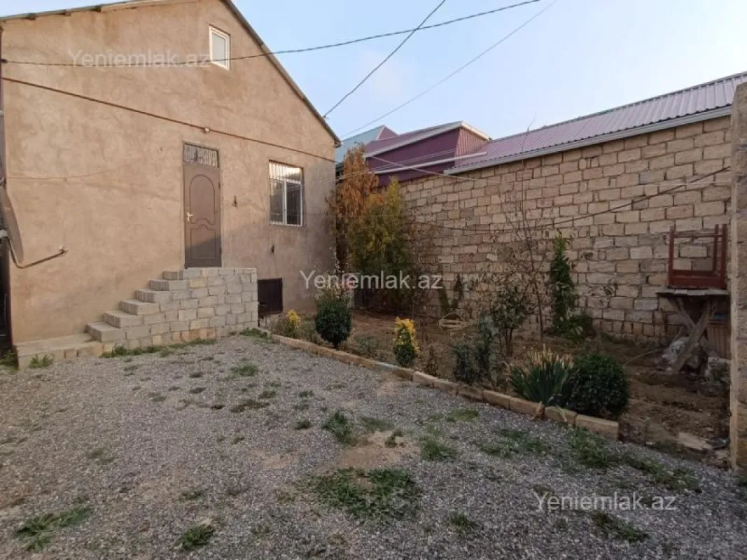 Satılır 4 otaqlı həyət evi 100 m²