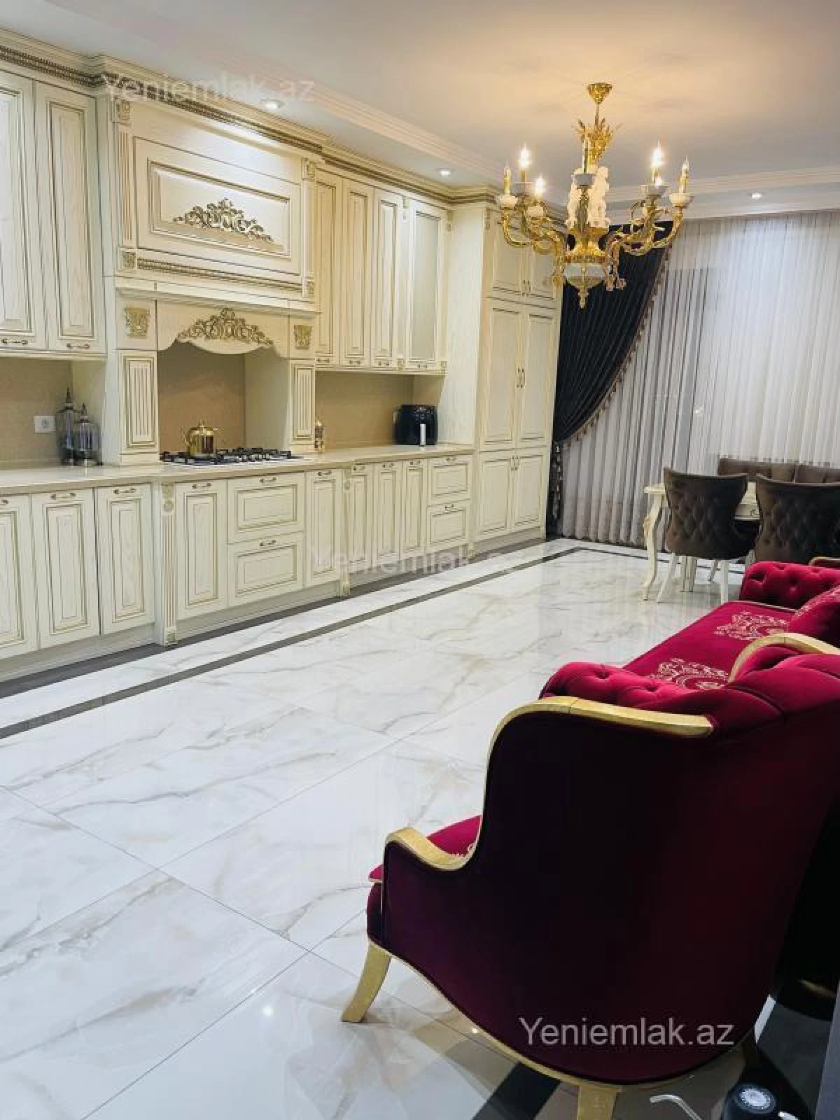 Satılır 4 otaqlı yeni tikili 160 m²