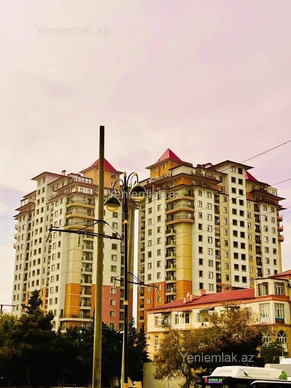 Satılır 4 otaqlı yeni tikili 160 m²