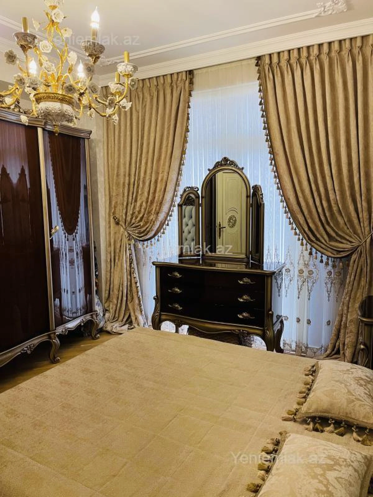 Satılır 4 otaqlı yeni tikili 160 m²