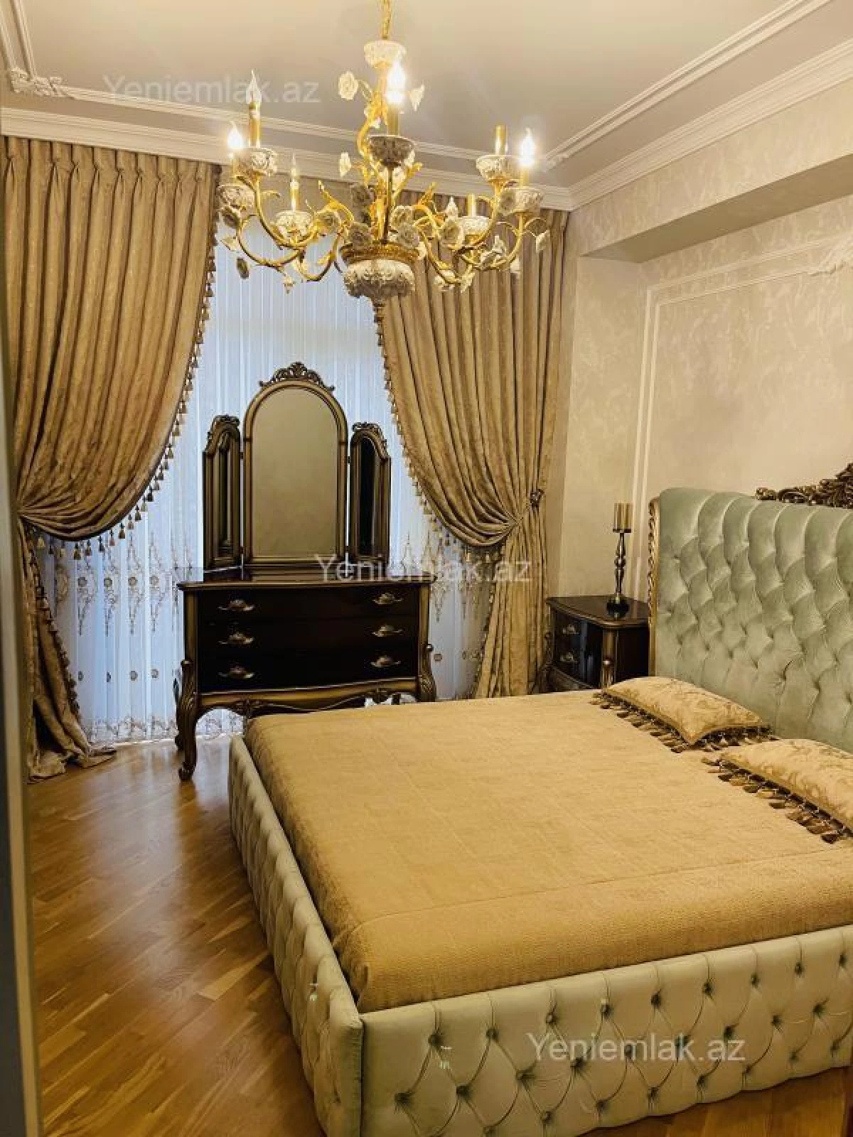 Satılır 4 otaqlı yeni tikili 160 m²