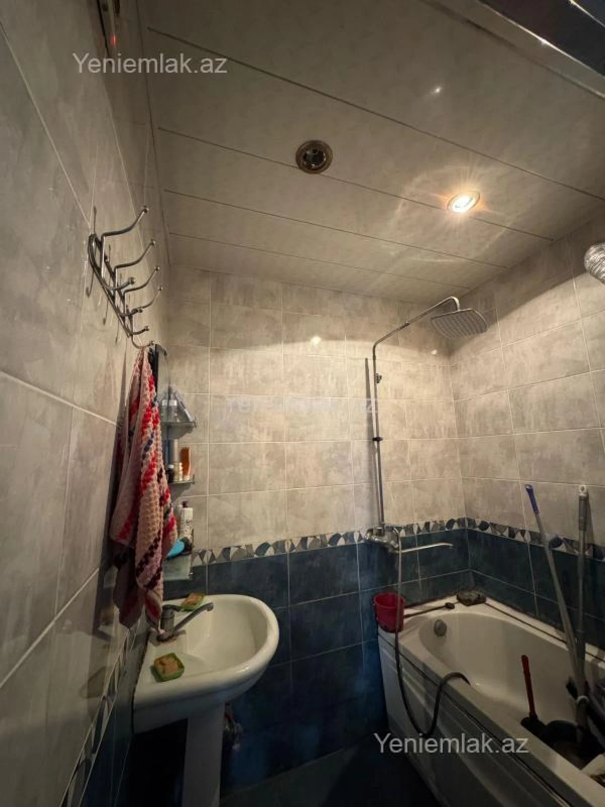 Satılır 2 otaqlı köhnə tikili 63 m²