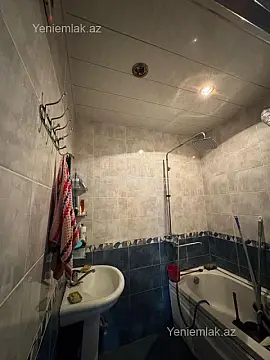 Satılır 2 otaqlı köhnə tikili 63 m²