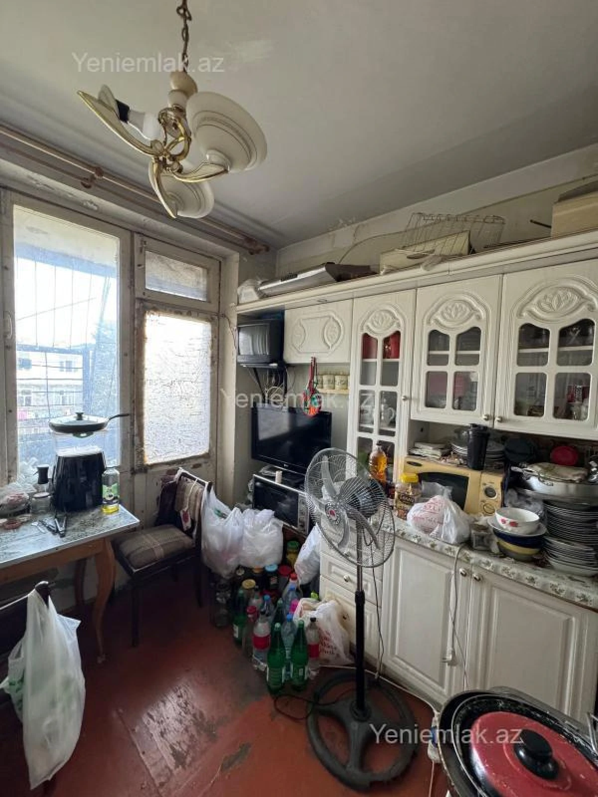 Satılır 2 otaqlı köhnə tikili 63 m²