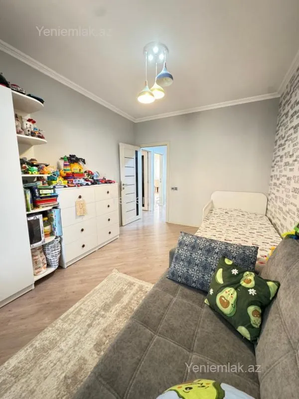 Satılır 3 otaqlı köhnə tikili 90 m²