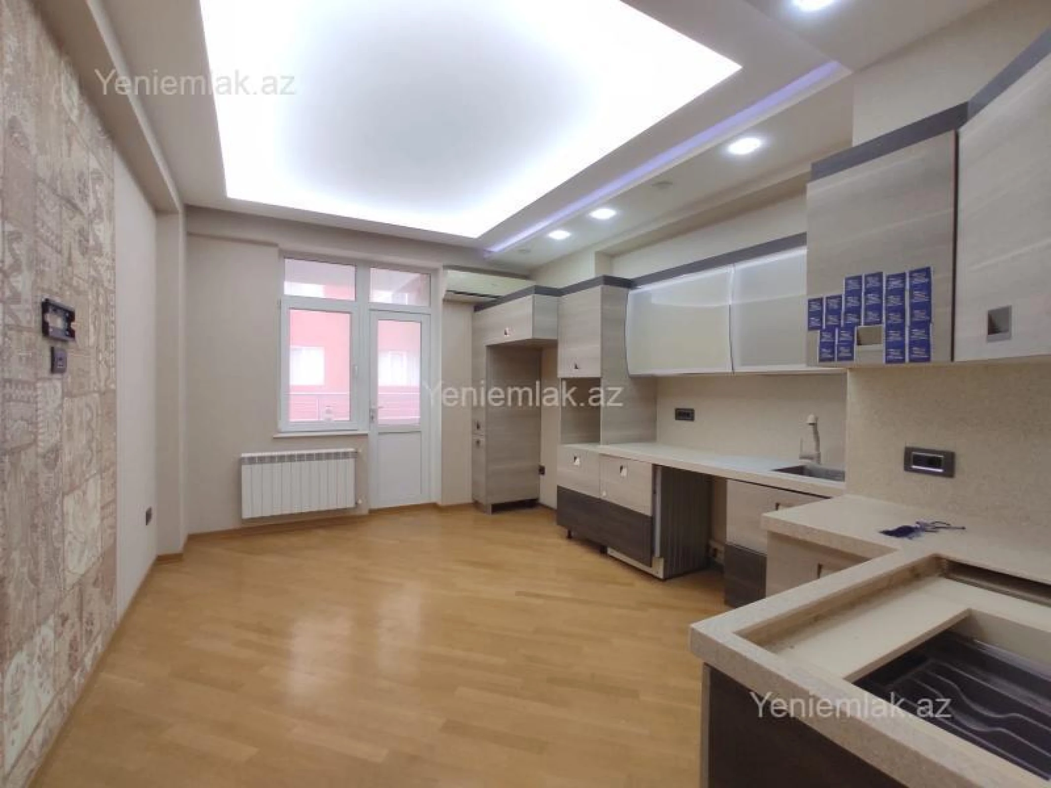 Satılır 3 otaqlı yeni tikili 135 m²