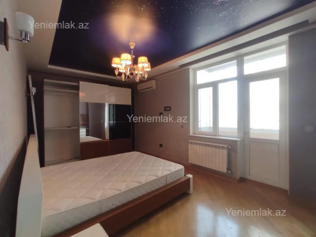 Satılır 3 otaqlı yeni tikili 135 m²