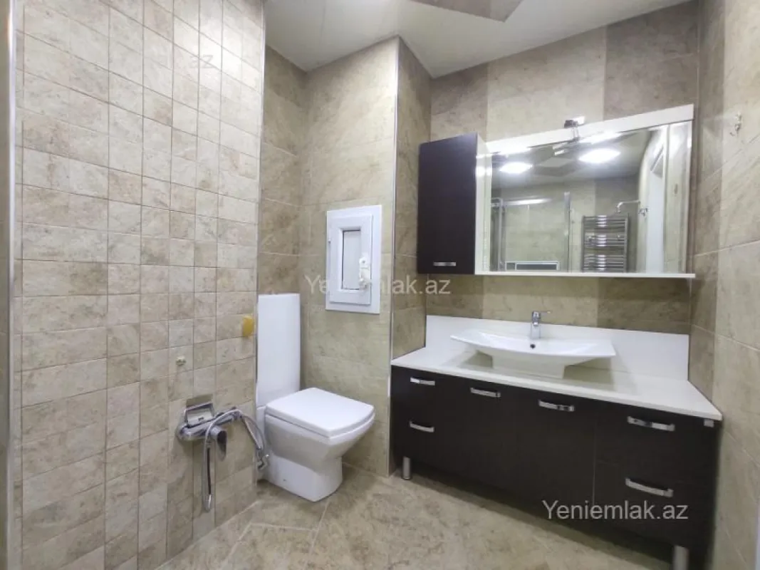 Satılır 3 otaqlı yeni tikili 135 m²