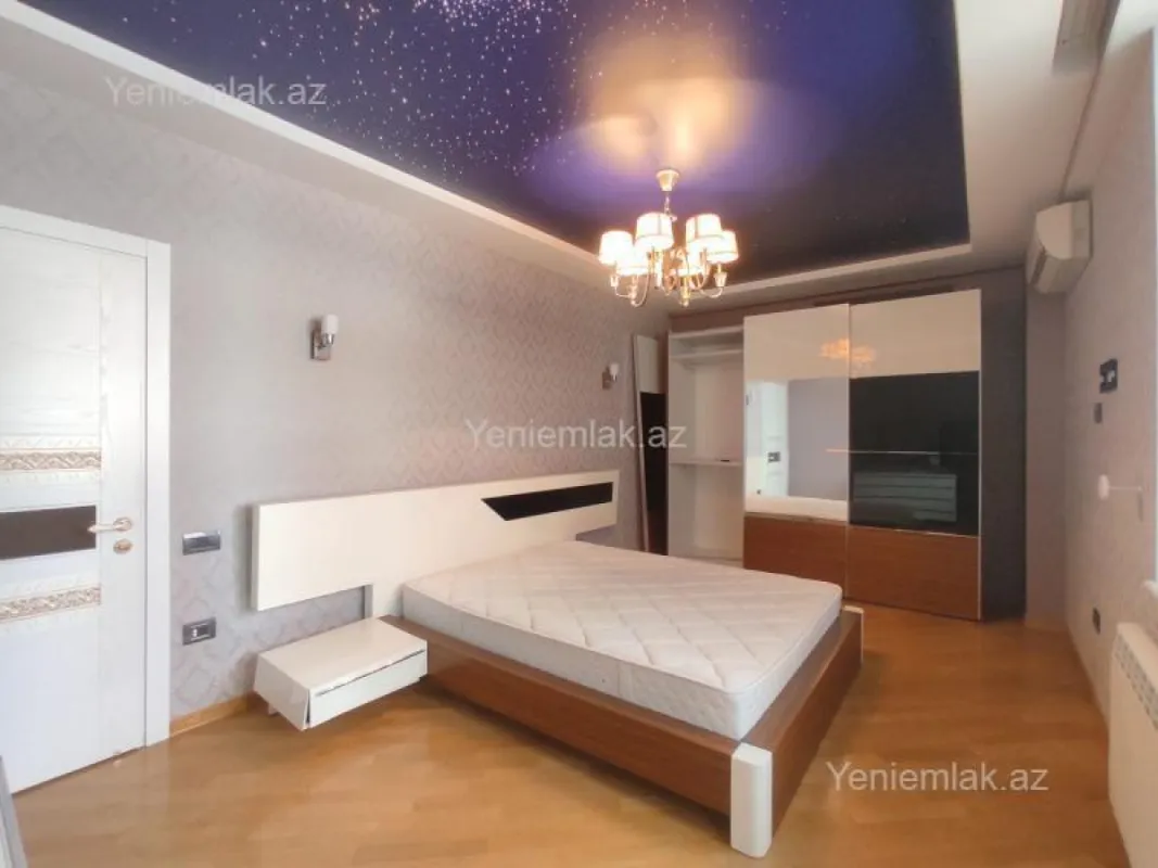 Satılır 3 otaqlı yeni tikili 135 m²