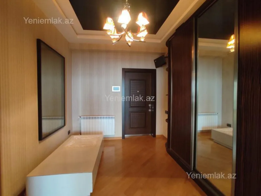 Satılır 3 otaqlı yeni tikili 135 m²