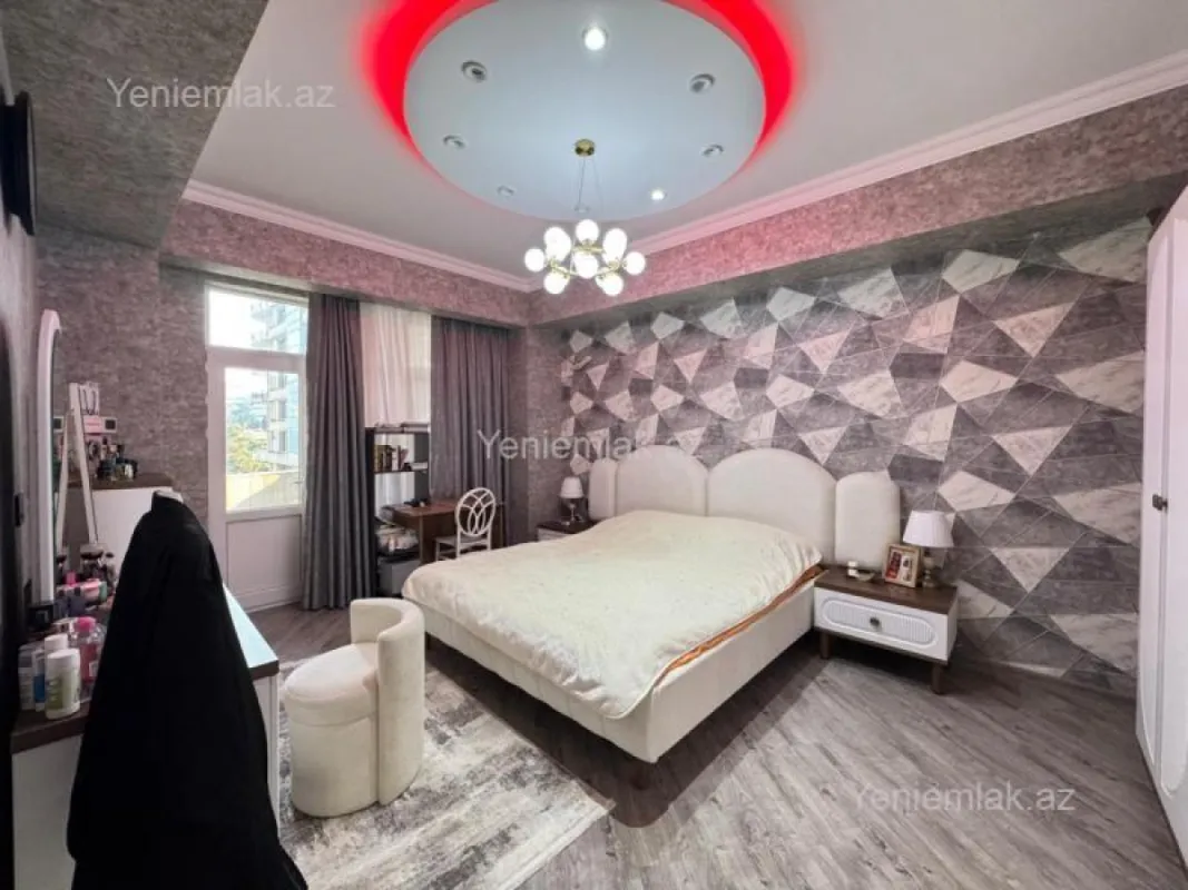 Satılır 3 otaqlı yeni tikili 101 m²