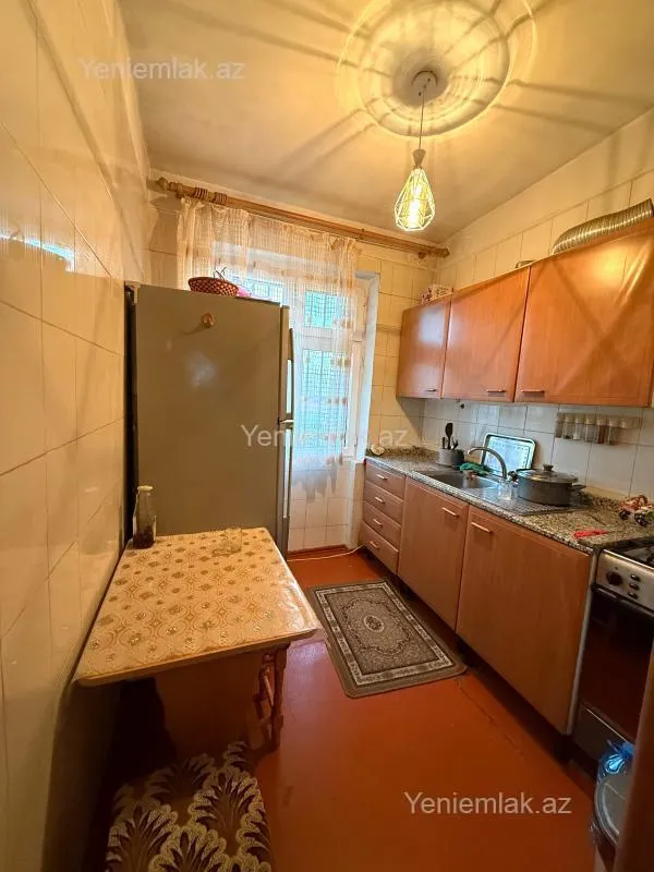 Satılır 3 otaqlı köhnə tikili 70 m²