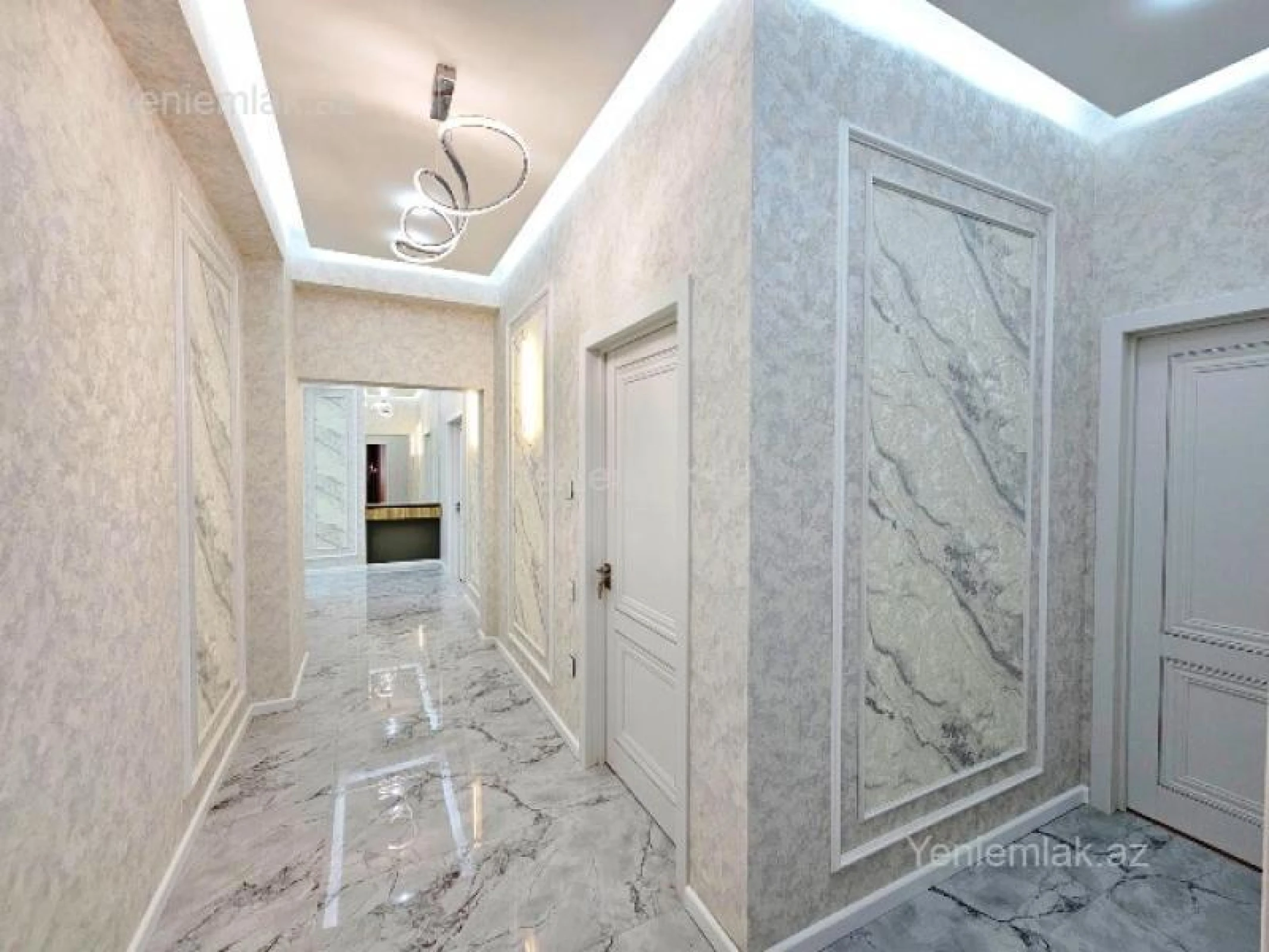 Satılır 3 otaqlı yeni tikili 120 m²