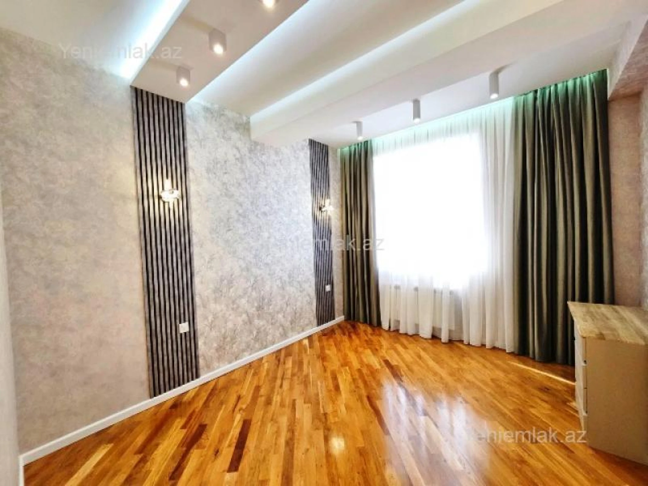 Satılır 3 otaqlı yeni tikili 120 m²