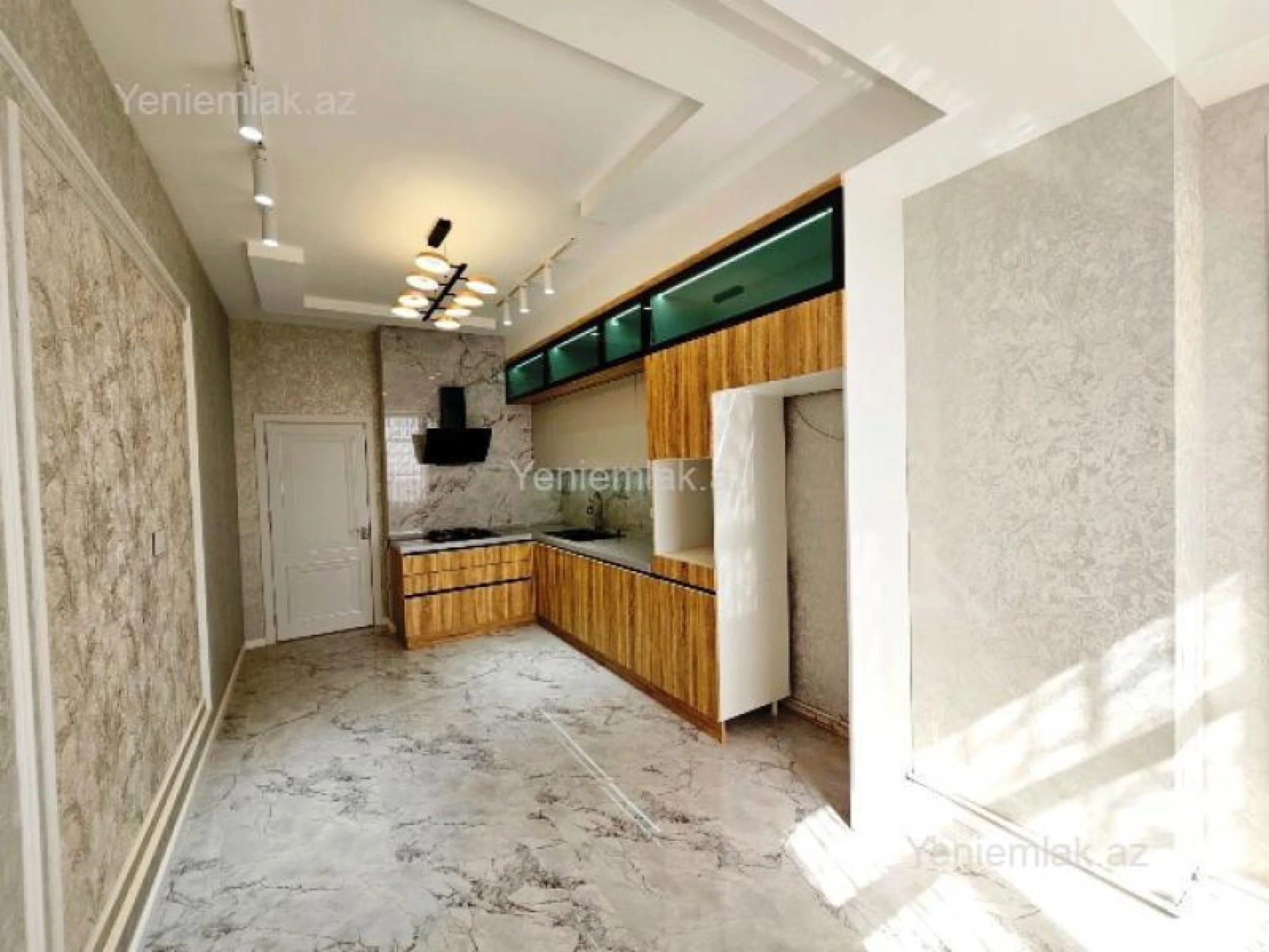 Satılır 3 otaqlı yeni tikili 120 m²