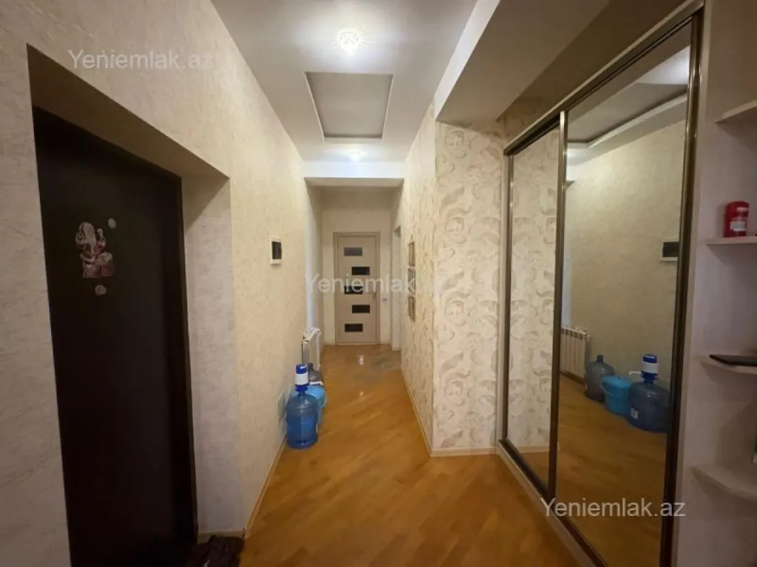 Satılır 3 otaqlı yeni tikili 100 m²