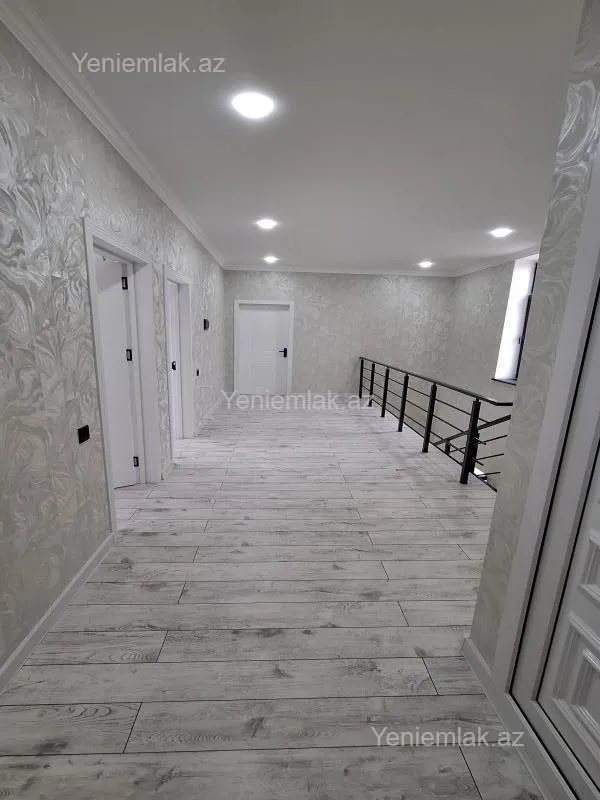 Satılır 6 otaqlı həyət evi 240 m²