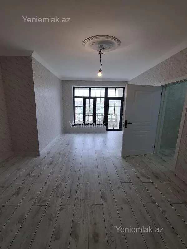 Satılır 6 otaqlı həyət evi 240 m²