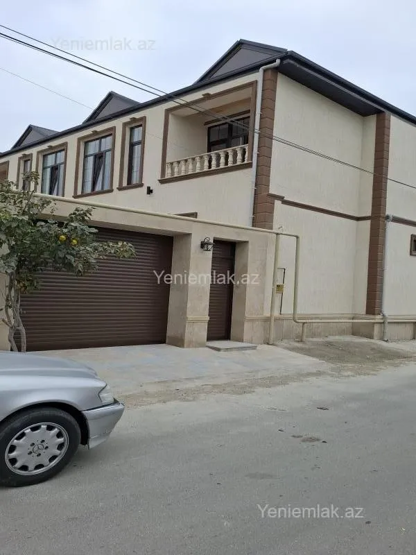 Satılır 6 otaqlı həyət evi 240 m²