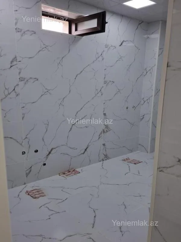 Satılır 6 otaqlı həyət evi 240 m²