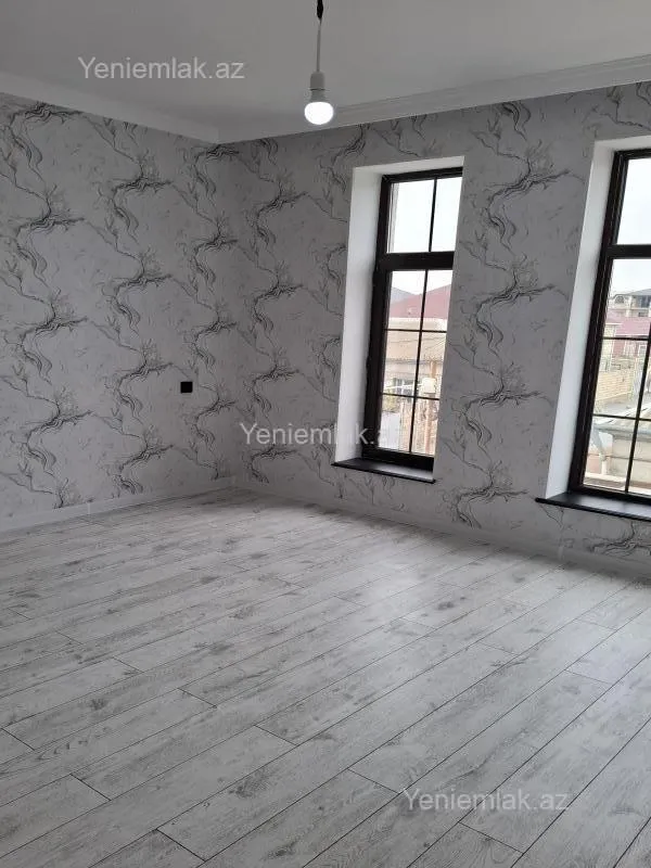 Satılır 6 otaqlı həyət evi 240 m²